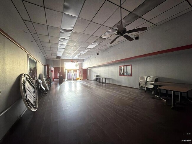 Building Photo - 211 E Broad St