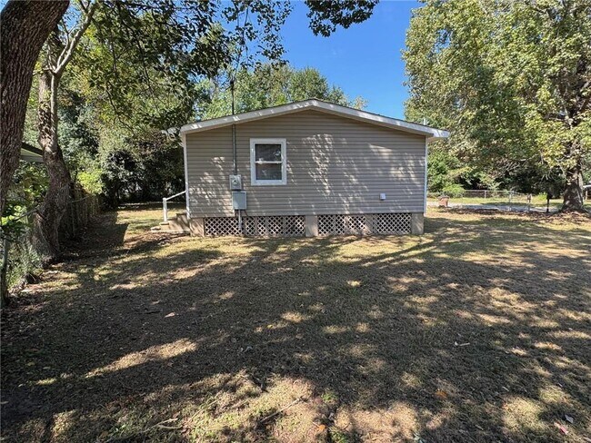 Building Photo - 4051 Pringle Dr
