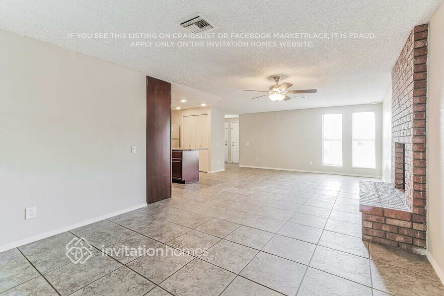 Building Photo - 1616 W Los Arboles Pl