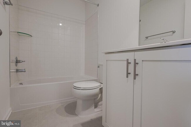 Building Photo - 25 Nymph Rd