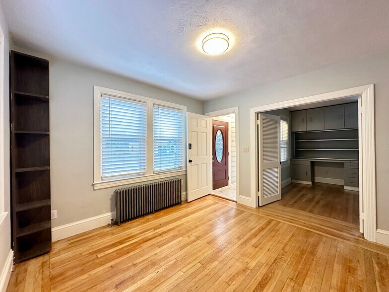 Building Photo - 419 Maple Ave