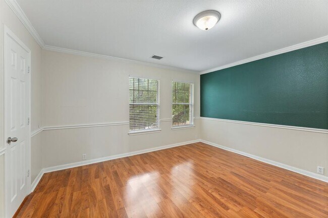 Building Photo - 816 Rusk Rd