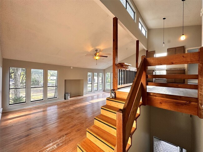 Primary Photo - 3211 Keller St