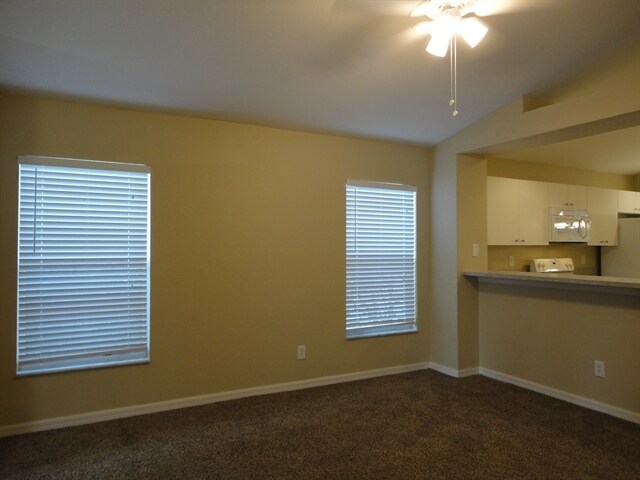 Building Photo - 11424 Crestlake Village Dr