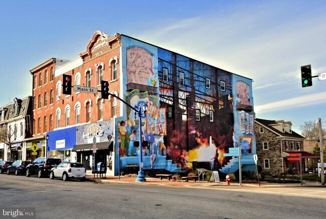 Building Photo - 241 Bridge St