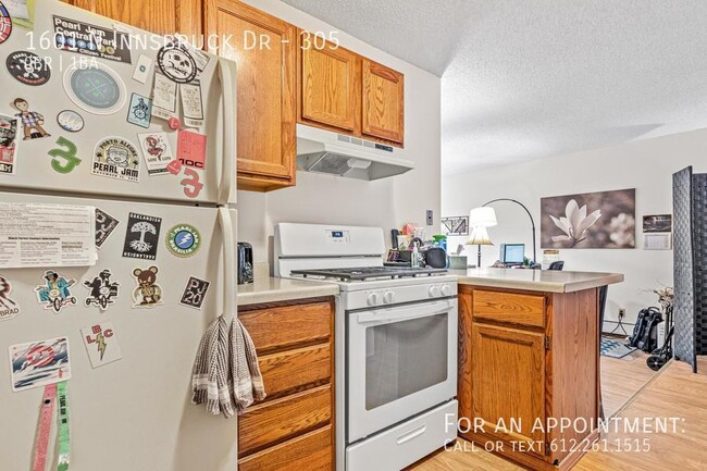 Building Photo - 1601 N Innsbruck Dr
