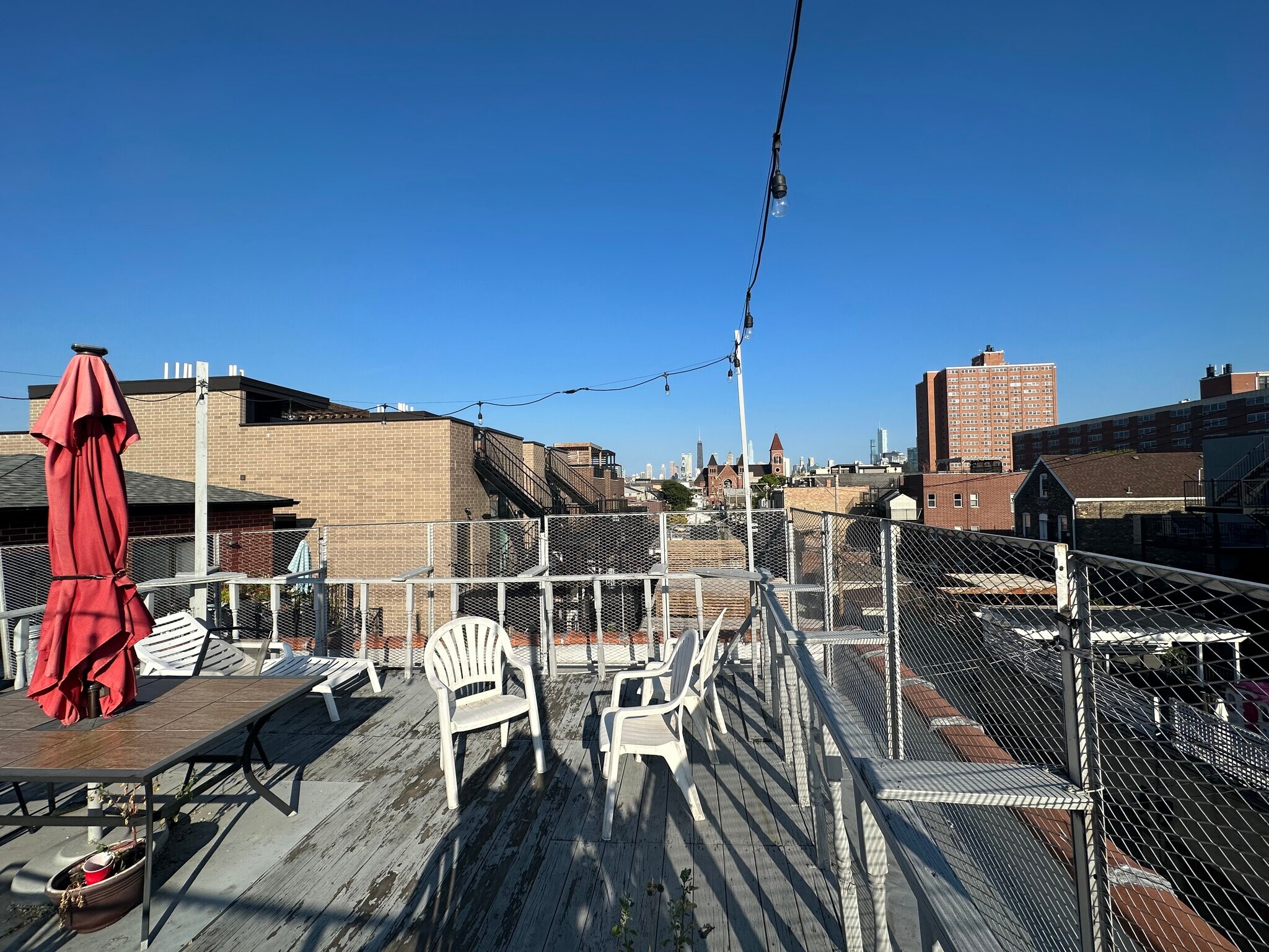 Building Photo - 1521 W Walton St