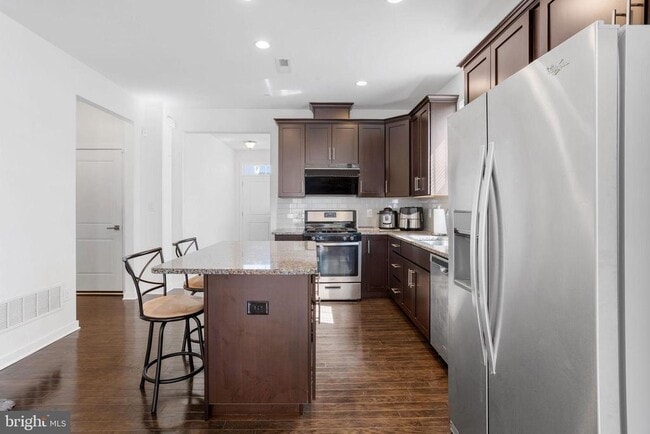 Building Photo - 407 Wynstone Ct