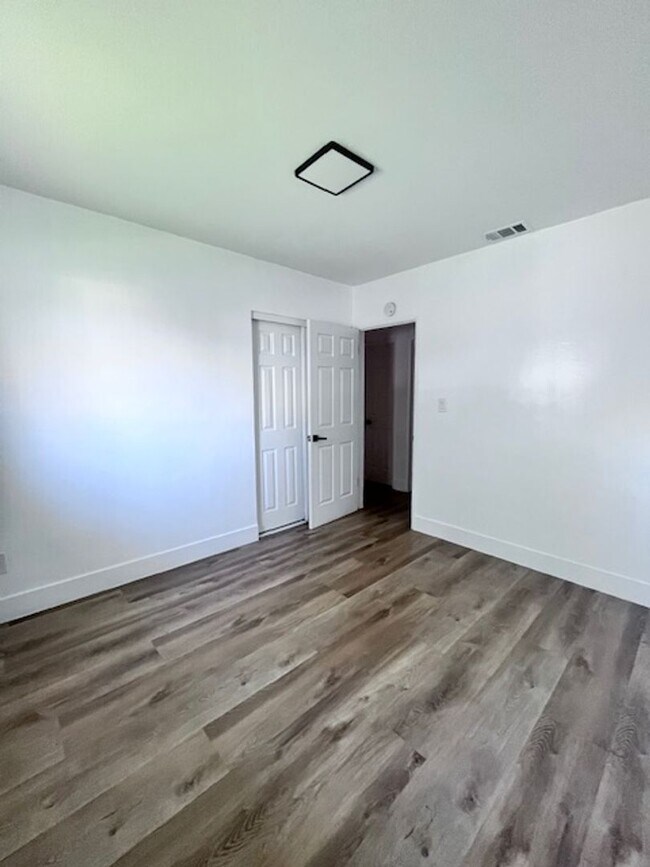 Building Photo - Recently Remodeled San Bernardino Home