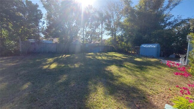 Building Photo - 110 N Crest Ave