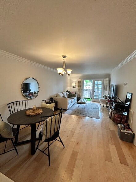 Building Photo - 1125 Pico Blvd