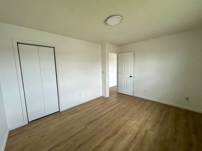 Building Photo - West Ave 4-Plex