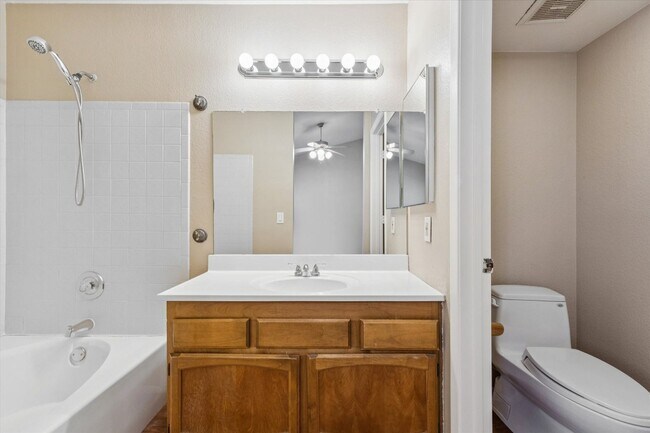 Building Photo - Coming Soon! 3 BR/3BA | Newly Renovated Single Family Home | 1-Car Garage Parking | In Chandler!