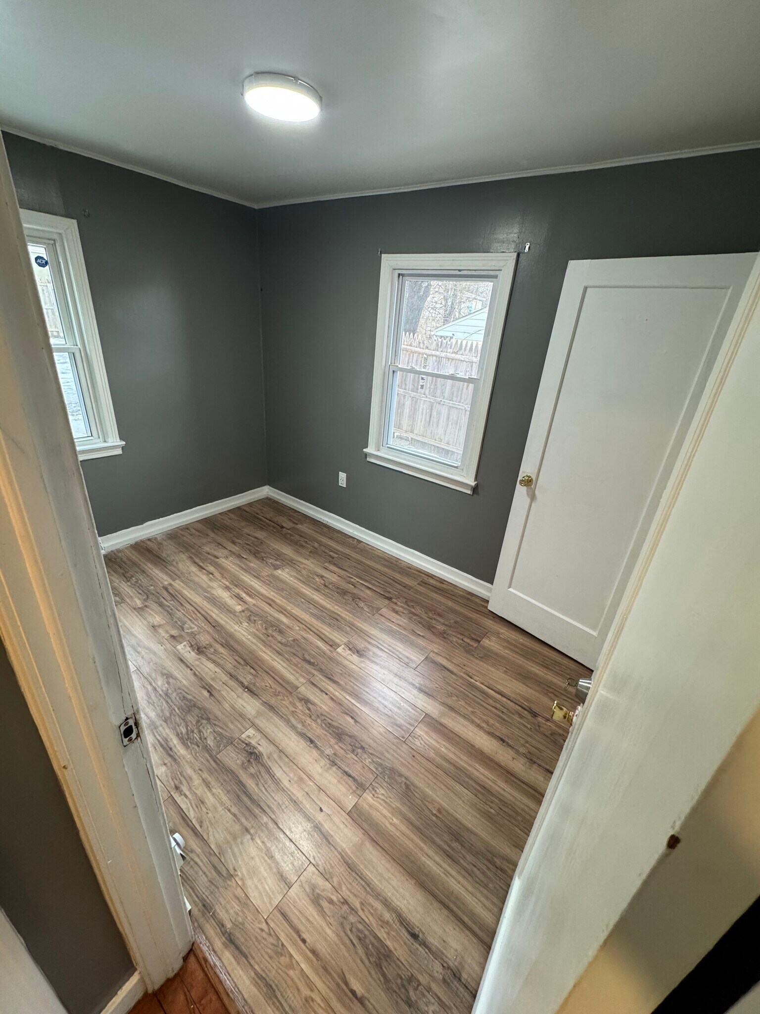 Building Photo - 28 York Ave