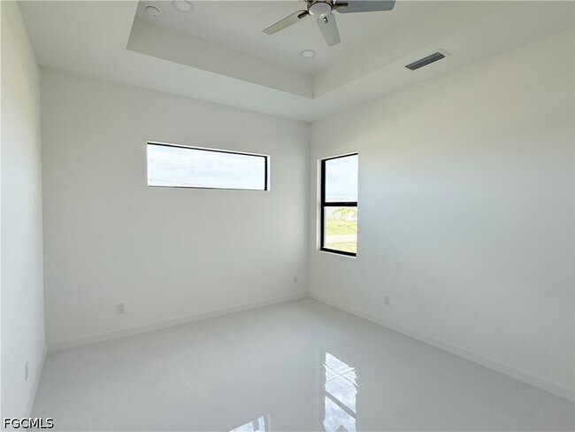 Building Photo - 4213 Caloosa Pkwy
