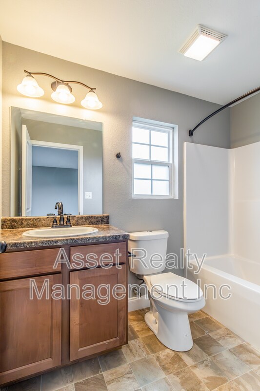 Building Photo - 926 Warrior Hill Dr