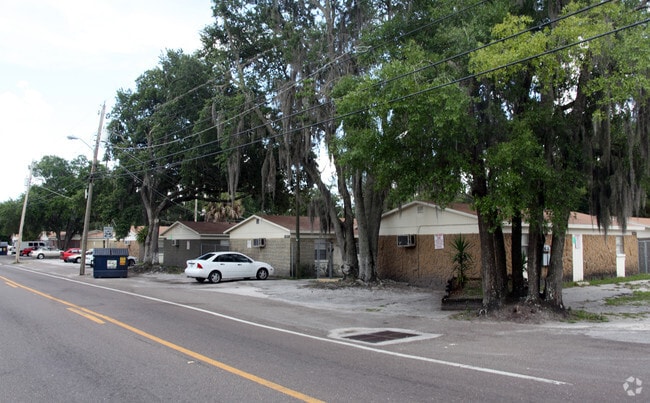 Primary Photo - Palm Court Apartments