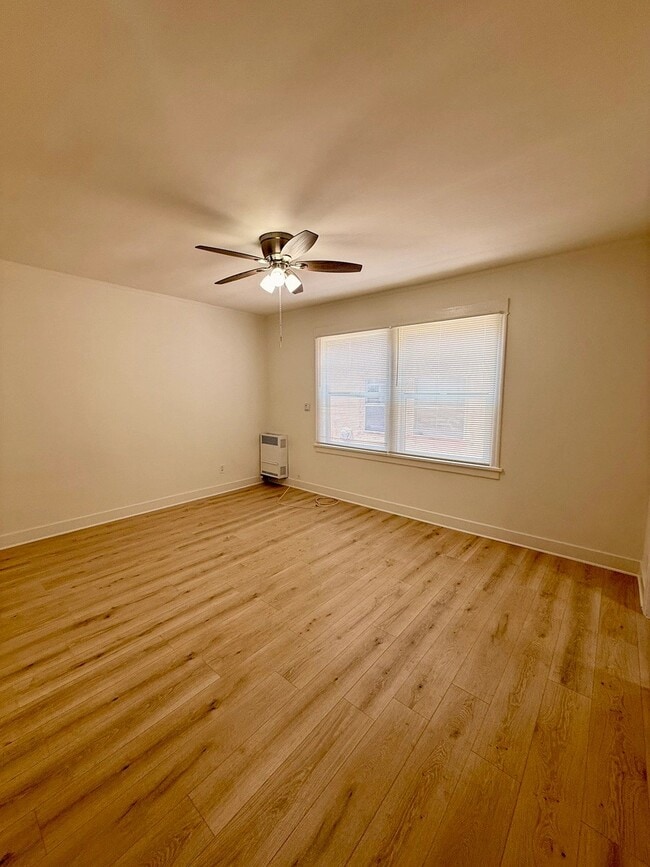 Interior Photo - 3057 Leeward Avenue,