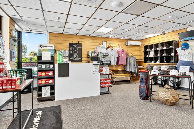 Building Photo - 5021 Oakhill Ln