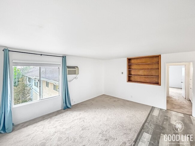 Building Photo - Beautiful 2BD/2BA Condo in La Mesa!