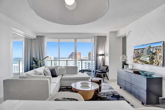 Building Photo - 3101 Bayshore Dr