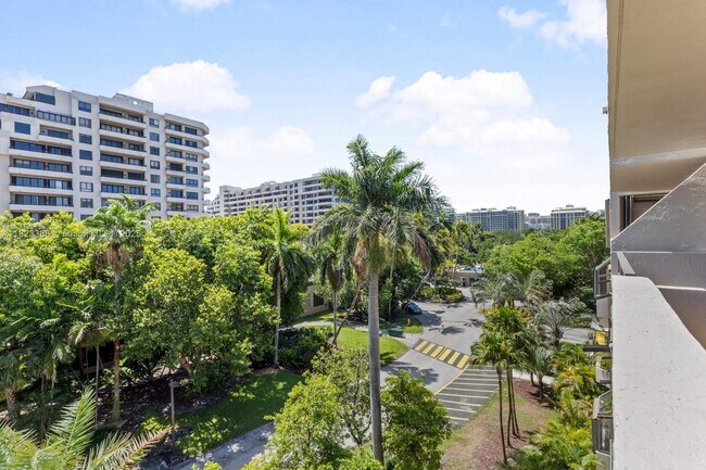 Building Photo - 161 Crandon Blvd