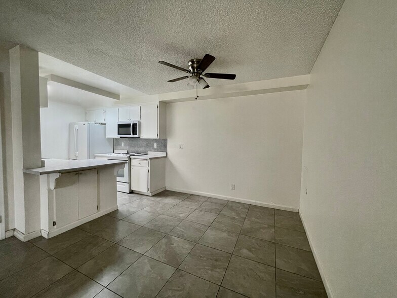 Building Photo - 32502 Cathedral Canyon Dr