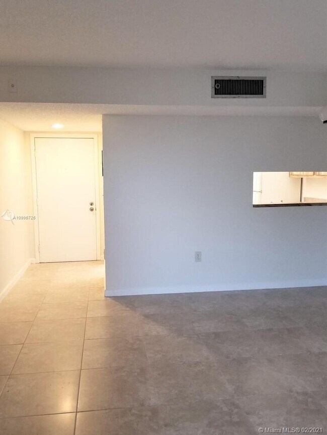 Building Photo - 8005 SW 107th Ave