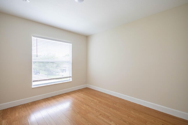 Building Photo - 12425 Westhampton Cir