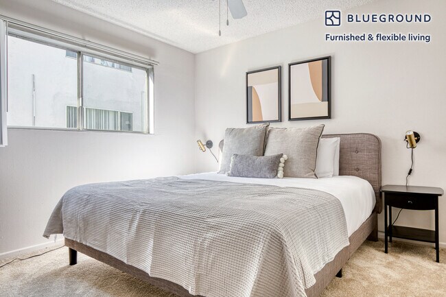 Building Photo - 4221 W Kling St