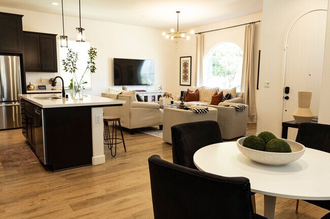 Building Photo - 3 bedroom | 2.5 bathroom | Crocker Village Single Family Home