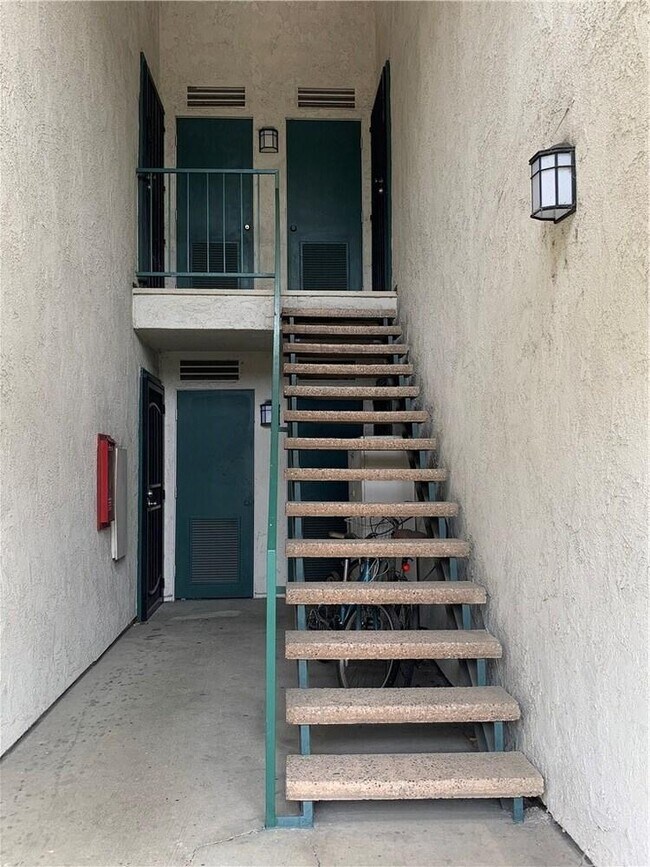 Building Photo - 15313 Santa Gertrudes Ave