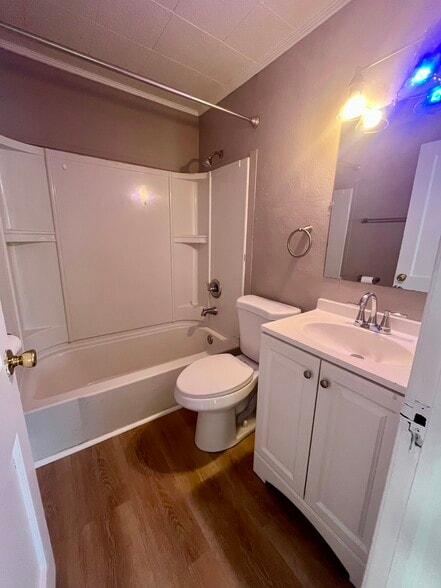 Building Photo - 614 Reed St