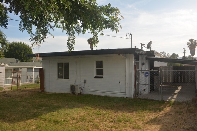 Building Photo - 15703 Palo Alto Ave