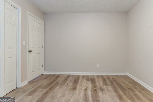 Building Photo - 3280 Pond Ridge Trail