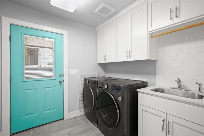 Building Photo - 3307 Garden Villa Ln