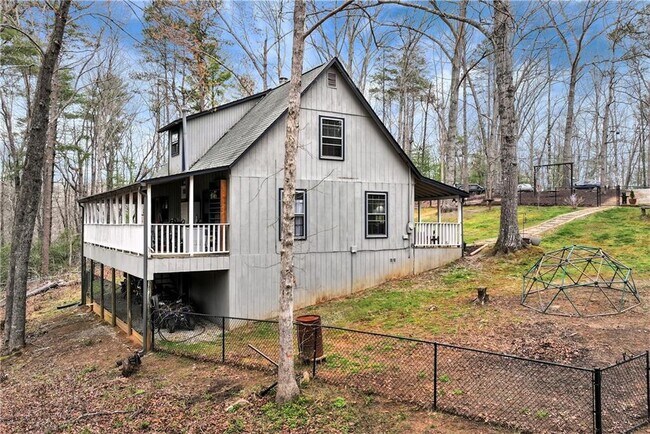 Building Photo - 353 Broken Arrow Trail