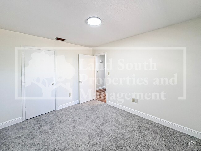 Building Photo - 1631 Monterey Ln