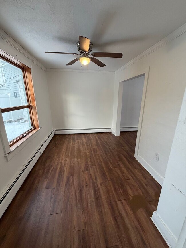 Building Photo - Single Family 3 Bedroom - Half Off 1st Months Rent