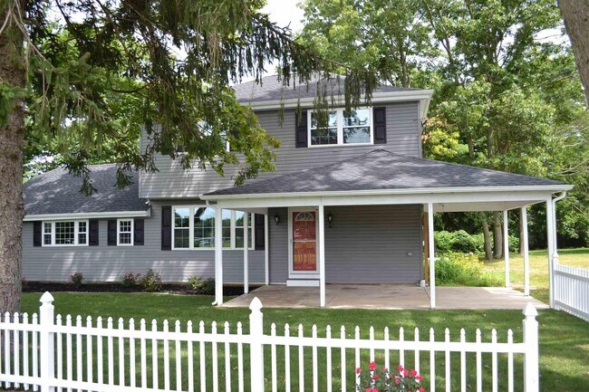 Primary Photo - 406 Edna Ave