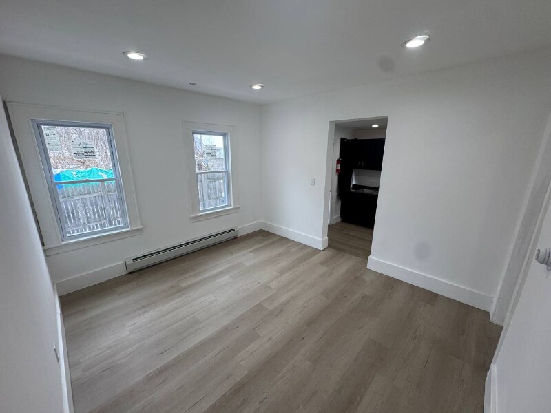 Building Photo - 287 6th St