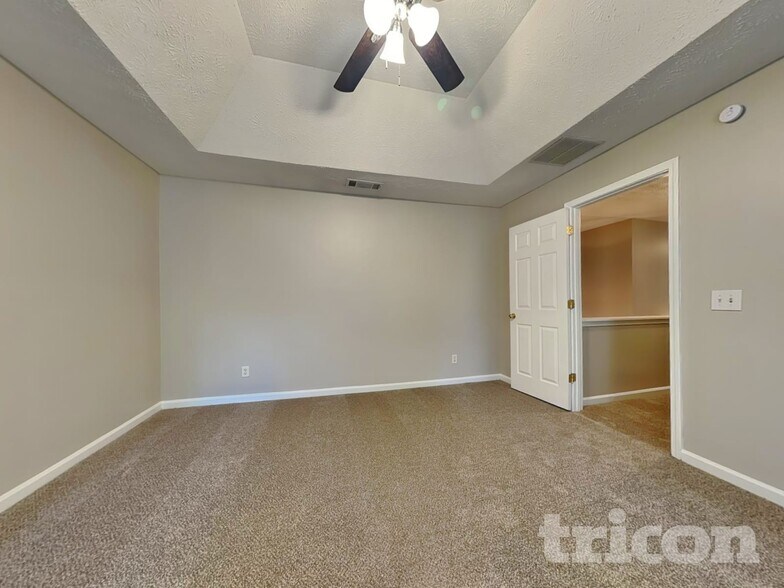 Building Photo - 75 Christopher Dr