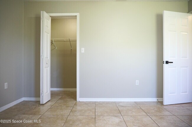 Building Photo - 1758 Tradewinds Ave SE