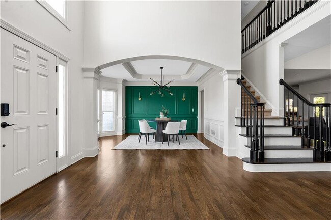 Building Photo - 3713 Lake Edge Dr