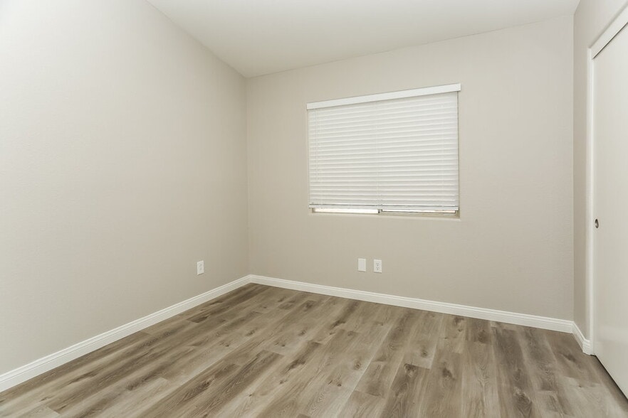 Building Photo - 504 Stonehurst Dr