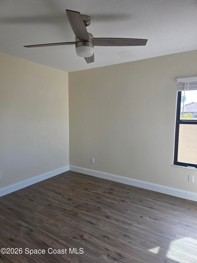 Building Photo - 1431 Sheafe Ave NE