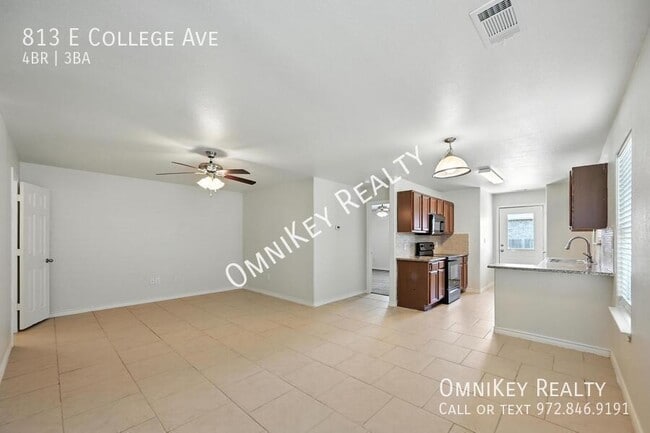 Building Photo - 813 E College Ave