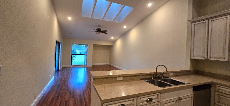 Primary Photo - 22614 Vistawood Way