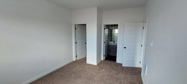 Building Photo - Ames Creek Apartments