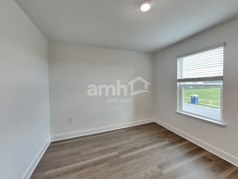 Building Photo - 16648 Cheyanne Ct